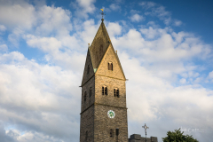 Kirchturm der St. Johannes Evangelist-Kirche